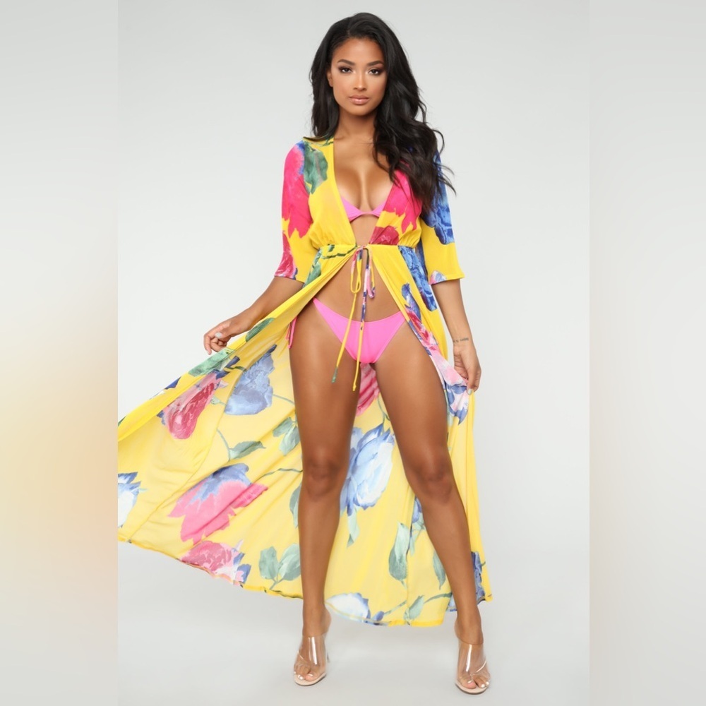 Fashion Nova Le Fleur Coverup Yellow Floral Swim Cover-Up Size M